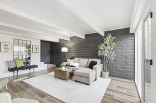 451 Dela Vina 107, Monterey, CA 93940