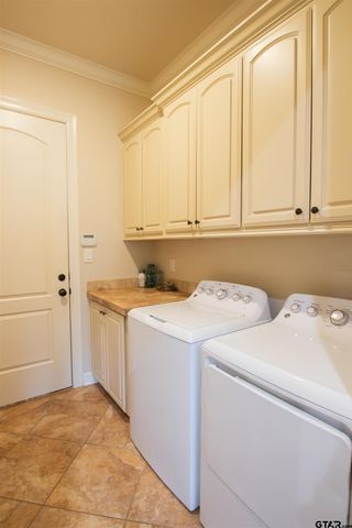 7130 Holly Square Ct, Tyler, TX 75703