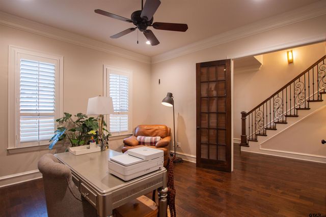 7130 Holly Square Ct, Tyler, TX 75703