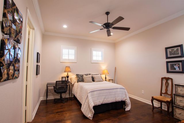 7130 Holly Square Ct, Tyler, TX 75703