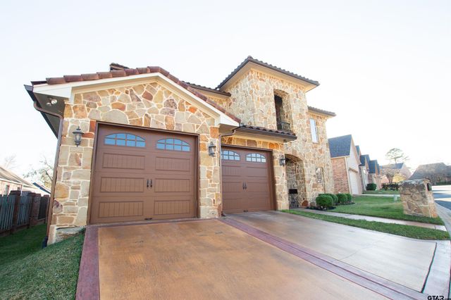 7130 Holly Square Ct, Tyler, TX 75703