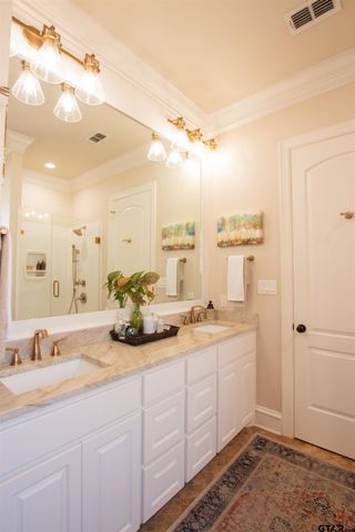 7130 Holly Square Ct, Tyler, TX 75703