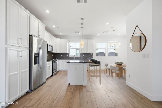 820 N 8TH Avenue 24, Phoenix, AZ 85007