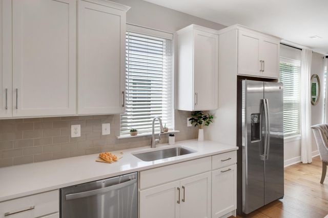 651 MAYFIELD FALLS DR, Newark, DE 19702