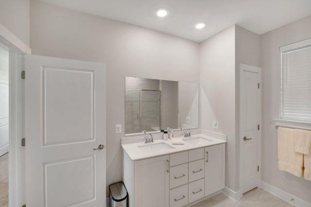 651 MAYFIELD FALLS DR, Newark, DE 19702