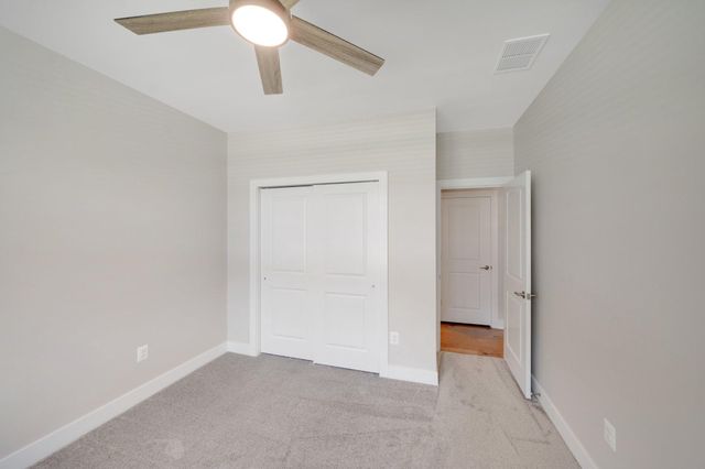 651 MAYFIELD FALLS DR, Newark, DE 19702