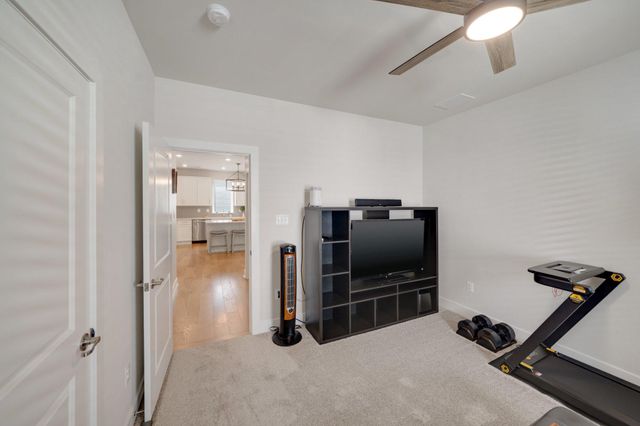 651 MAYFIELD FALLS DR, Newark, DE 19702