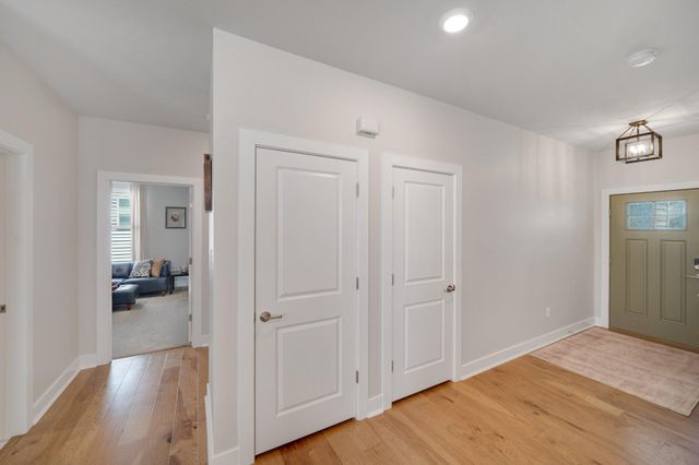 651 MAYFIELD FALLS DR, Newark, DE 19702