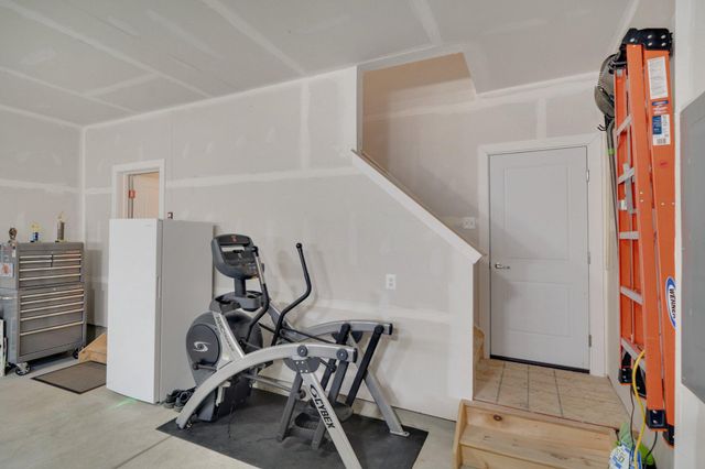 651 MAYFIELD FALLS DR, Newark, DE 19702