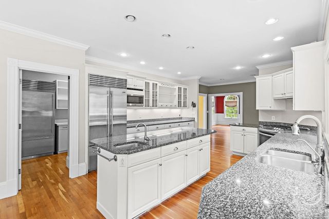 27 Carriage Drive, Lexington, MA 02420