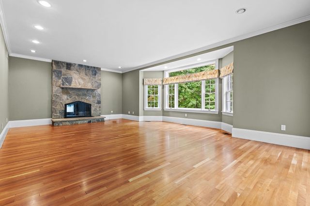 27 Carriage Drive, Lexington, MA 02420