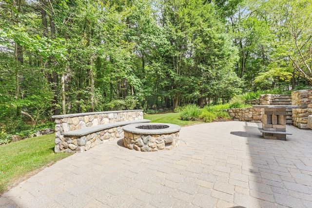 27 Carriage Drive, Lexington, MA 02420