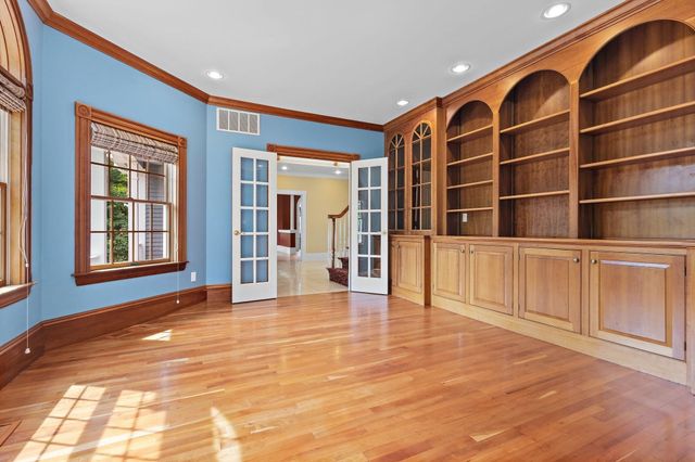 27 Carriage Drive, Lexington, MA 02420