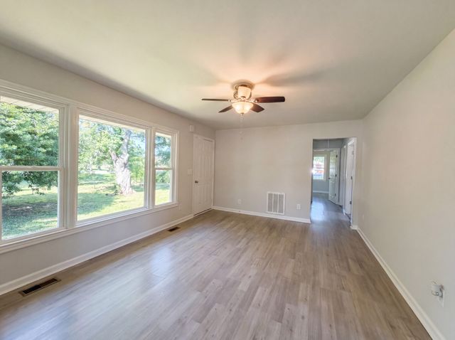 1036 E Commerce St, Lewisburg, TN 37091