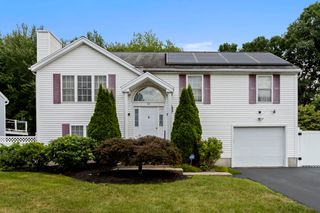 82 Vincent Circle, Worcester, MA 01604