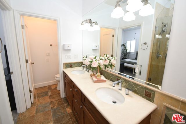 2516 Gates Avenue B, Redondo Beach, CA 90278