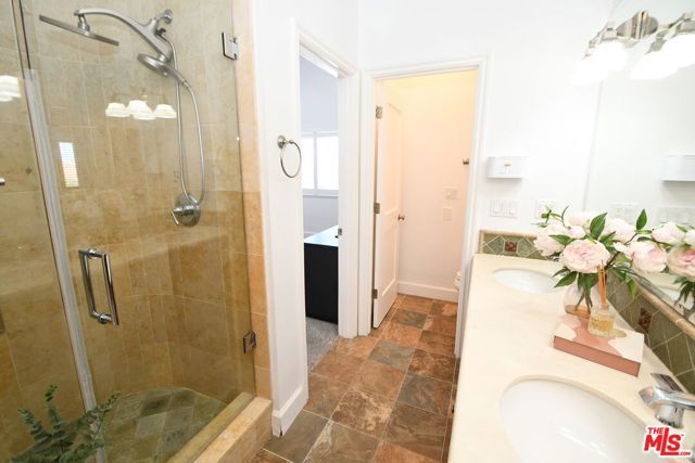 2516 Gates Avenue B, Redondo Beach, CA 90278