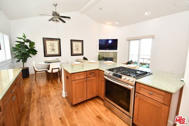2516 Gates Avenue B, Redondo Beach, CA 90278