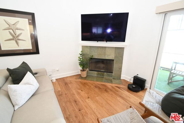 2516 Gates Avenue B, Redondo Beach, CA 90278