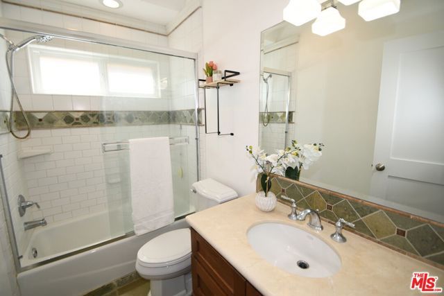 2516 Gates Avenue B, Redondo Beach, CA 90278