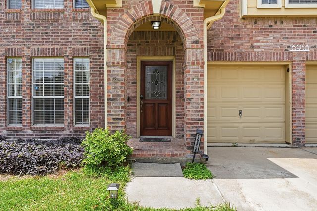 16938 Blue Mist Circle, Sugar Land, TX 77498
