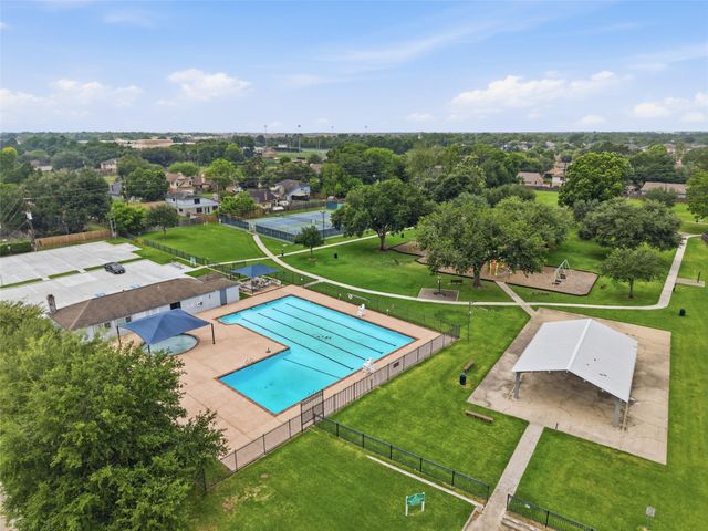 16938 Blue Mist Circle, Sugar Land, TX 77498