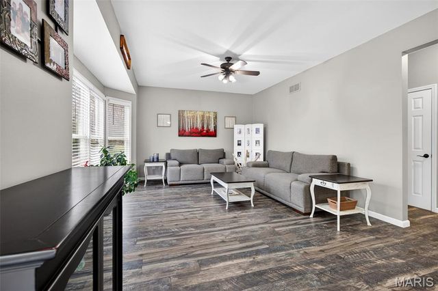 4108 Millers Ridge, St Charles, MO 63304