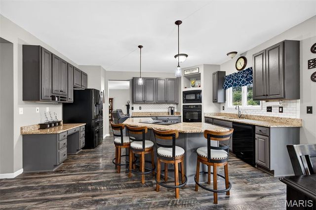 4108 Millers Ridge, St Charles, MO 63304