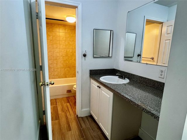 2982 NW 55th Ave 2C, Lauderhill, FL 33313