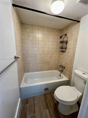2982 NW 55th Ave 2C, Lauderhill, FL 33313