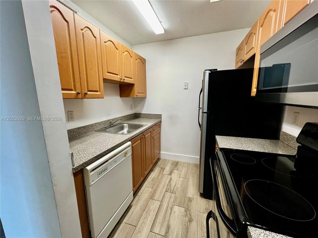 2982 NW 55th Ave 2C, Lauderhill, FL 33313