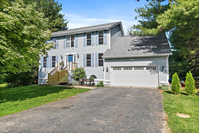 213 SW Griffin Place, Poplar Grove, IL 61065