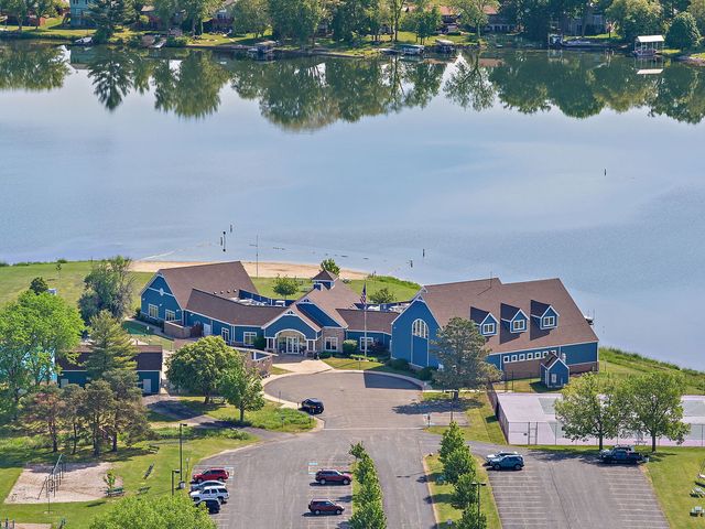 213 SW Griffin Place, Poplar Grove, IL 61065
