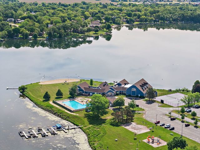 213 SW Griffin Place, Poplar Grove, IL 61065