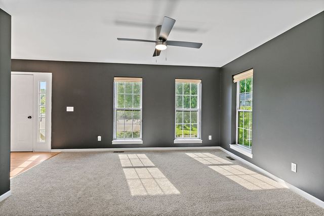 213 SW Griffin Place, Poplar Grove, IL 61065