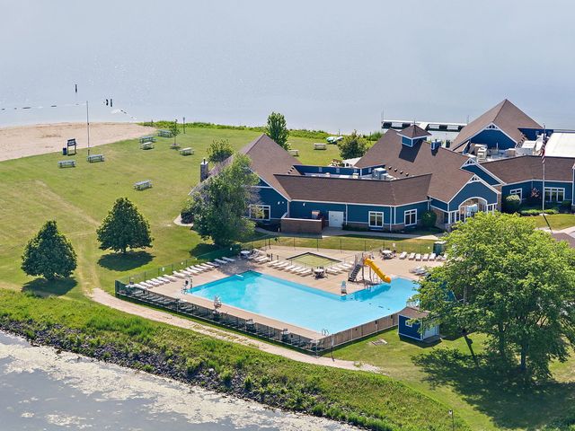 213 SW Griffin Place, Poplar Grove, IL 61065