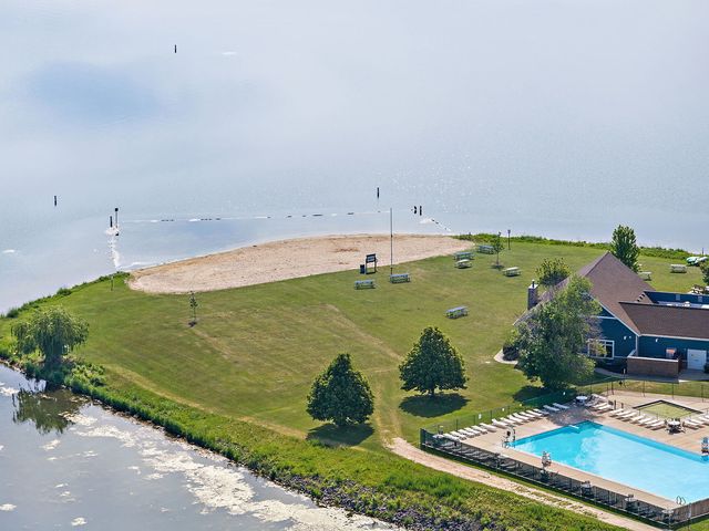 213 SW Griffin Place, Poplar Grove, IL 61065