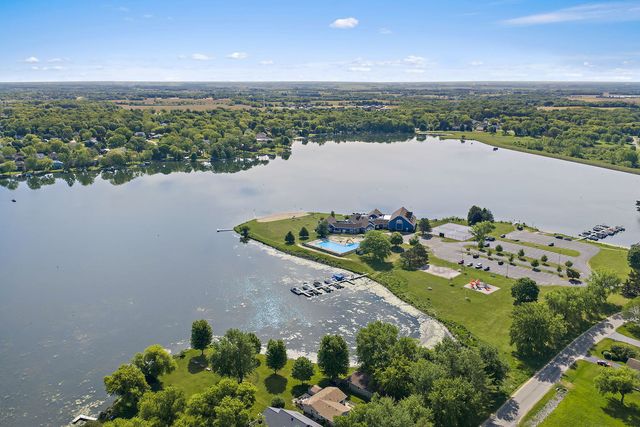 213 SW Griffin Place, Poplar Grove, IL 61065