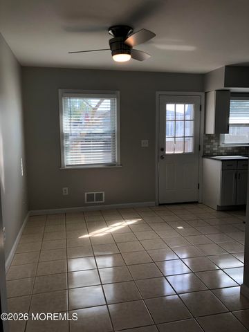 3208-3210 Cohocton Avenue 10, Point Pleasant, NJ 08742