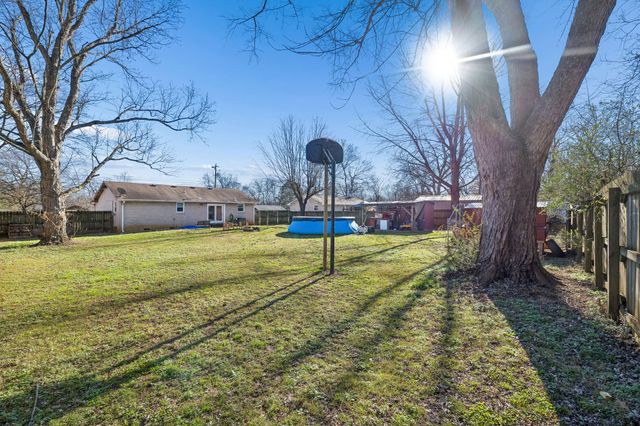 6719 Forrest Ln, Murfreesboro, TN 37129