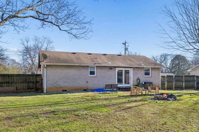 6719 Forrest Ln, Murfreesboro, TN 37129