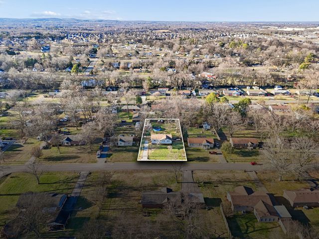 6719 Forrest Ln, Murfreesboro, TN 37129