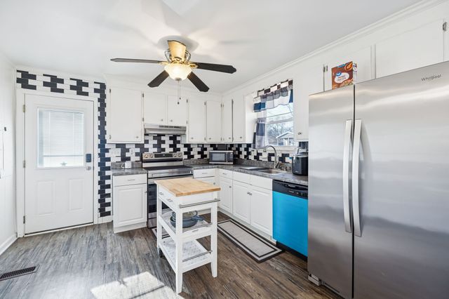 6719 Forrest Ln, Murfreesboro, TN 37129