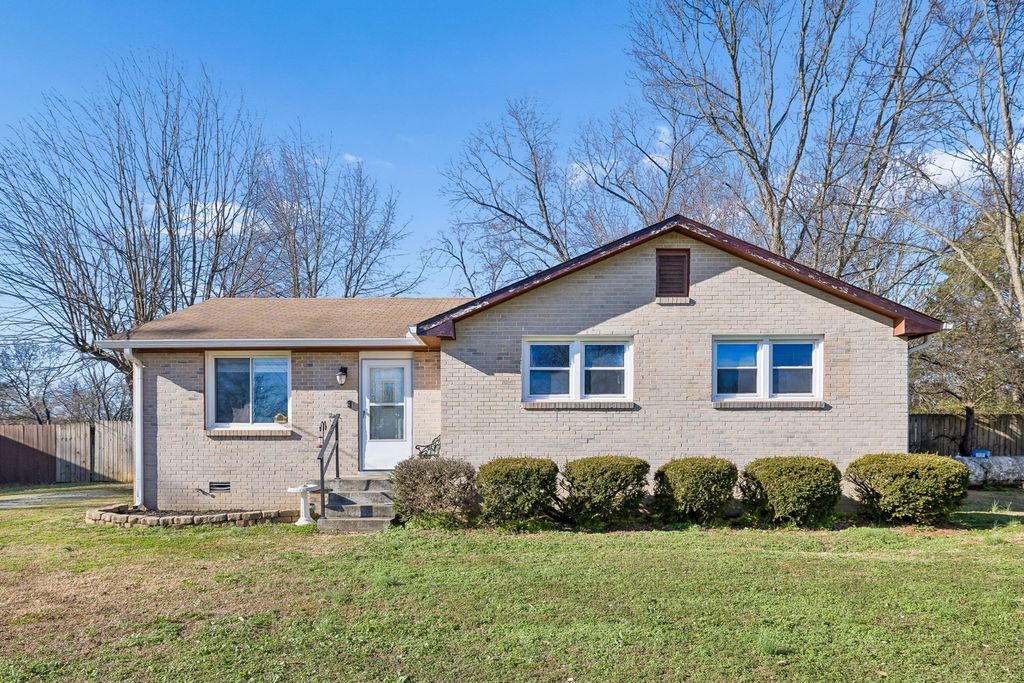 6719 Forrest Ln, Murfreesboro, TN 37129