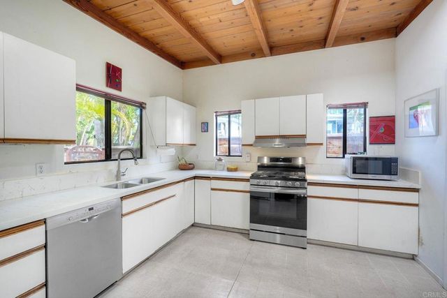 1974 Manchester Avenue, Cardiff By The Sea, CA 92007