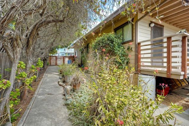 1974 Manchester Avenue, Cardiff By The Sea, CA 92007