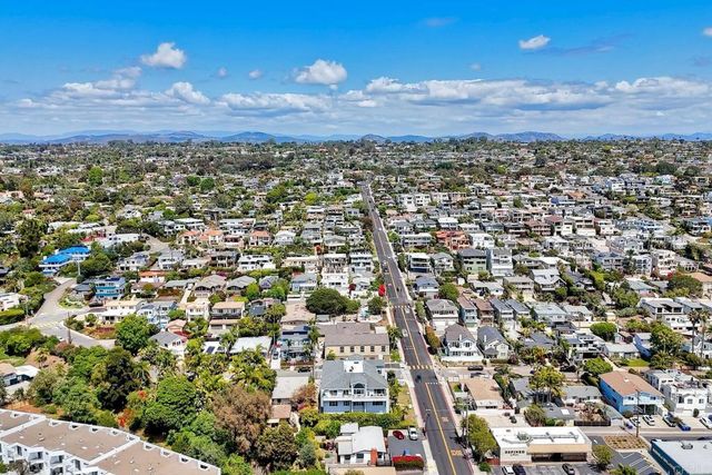 1974 Manchester Avenue, Cardiff By The Sea, CA 92007