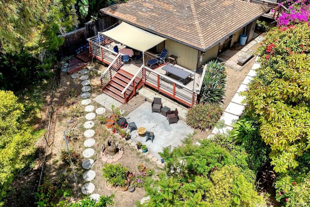 Image 37 of property listing at 1974 Manchester Avenue, Cardiff By The Sea, CA 92007