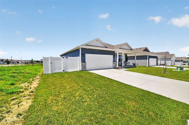 2806 Mary Drive, Hiawatha, IA 52233