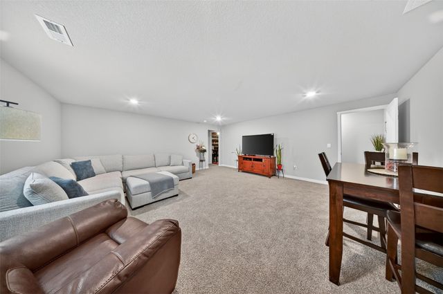 2806 Mary Drive, Hiawatha, IA 52233